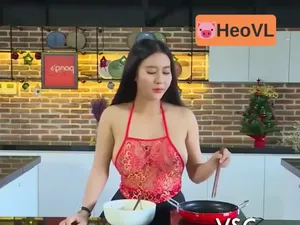 Poster of Dâm nữ Pong Kyubi lộ đầu ti thâm đen dạy nấu ăn